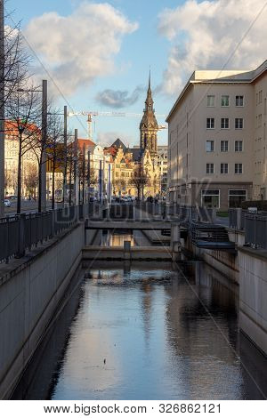 Water City Leipzig-river Pleißemühlgraben, Locks, Residential Buildings And Construction Site In The