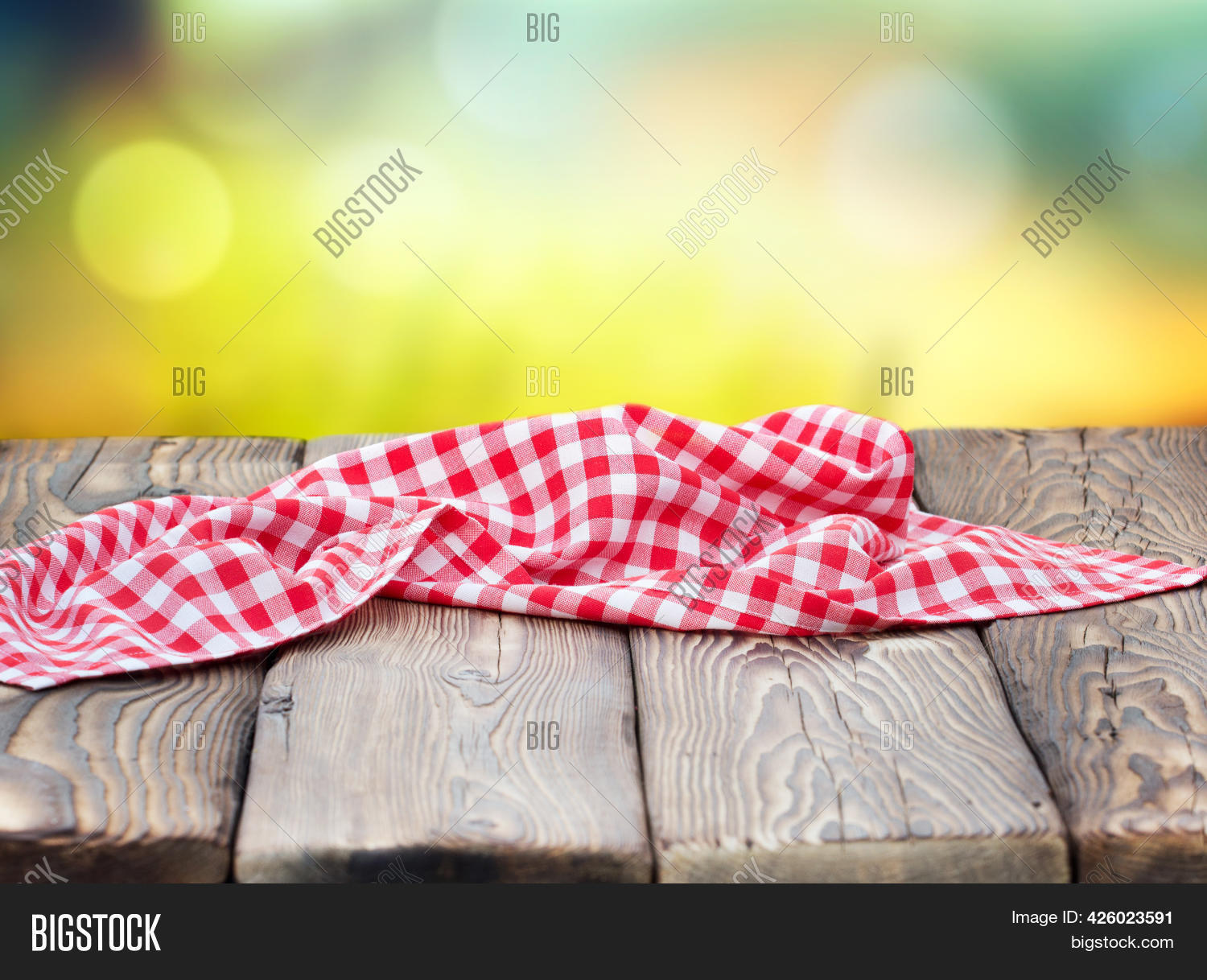 Red Picnic Table Cloth Image & Photo (Free Trial) | Bigstock