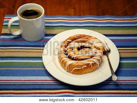 Cinammon Roll e caffè