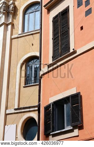 Trastevere District In Rome (rione Trastevere). Streets Of Rome, Italy.
