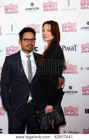 LOS ANGELES - 23 lutego: Michael Pena uczęszcza 2013 Film Independent Spirit Awards w namiocie na t