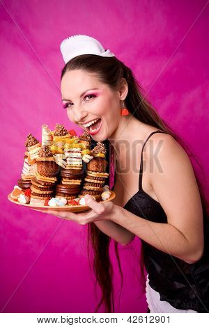 微笑女孩控股蛋糕