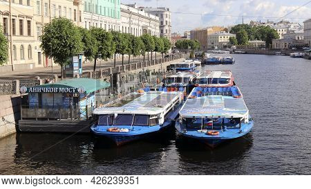 Saint-petersburg, Russia - September 14, 2021: Fontanka River Embankment, Pleasure Boats On The Font