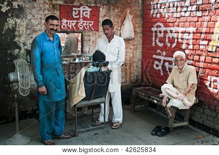 In India strada del barbiere