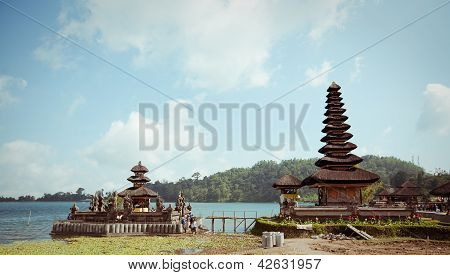 Ulun 1 일당 사원 Beratan
