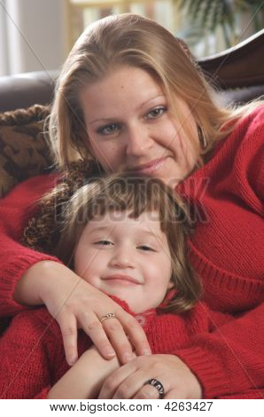 Giovane madre e figlia