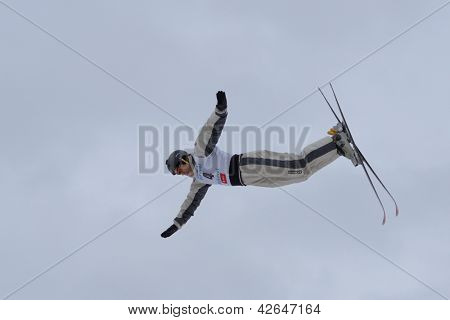 BUKOVEL, UKRAINE - februar 23: David Morris, Australien udfører antenne skiløb under Freestyle Ski 