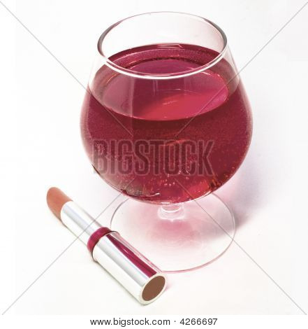 Glas Wein und Lippenstift