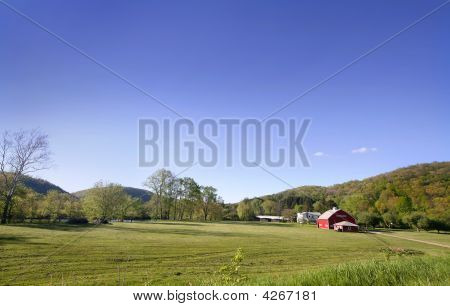 Malowniczy krajobraz wiejski