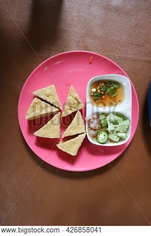Tofu, Fried Tofu Or Deep Fried Tofu With Dip