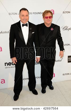 LOS ANGELES - 24 FEB: David Furnish, Elton John arriva alla Elton John Aids Foundation 21 9pm