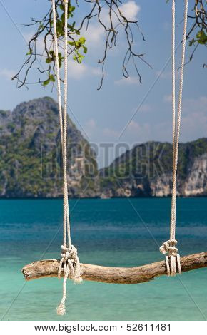 Relaxing in Pardise Seaside Swing 