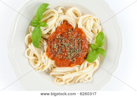 Ev yapımı Bolognese makarna