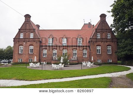 ลานที่มานอร์เฮ้าส์