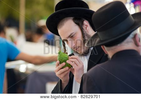 Checking A Citron