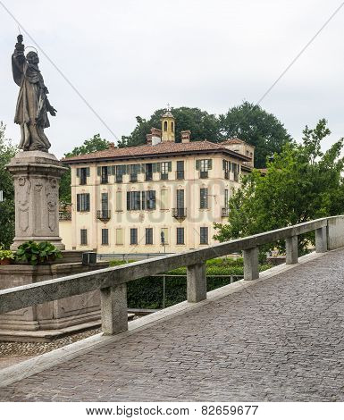 Cassinetta Di Lugagnano (milan)