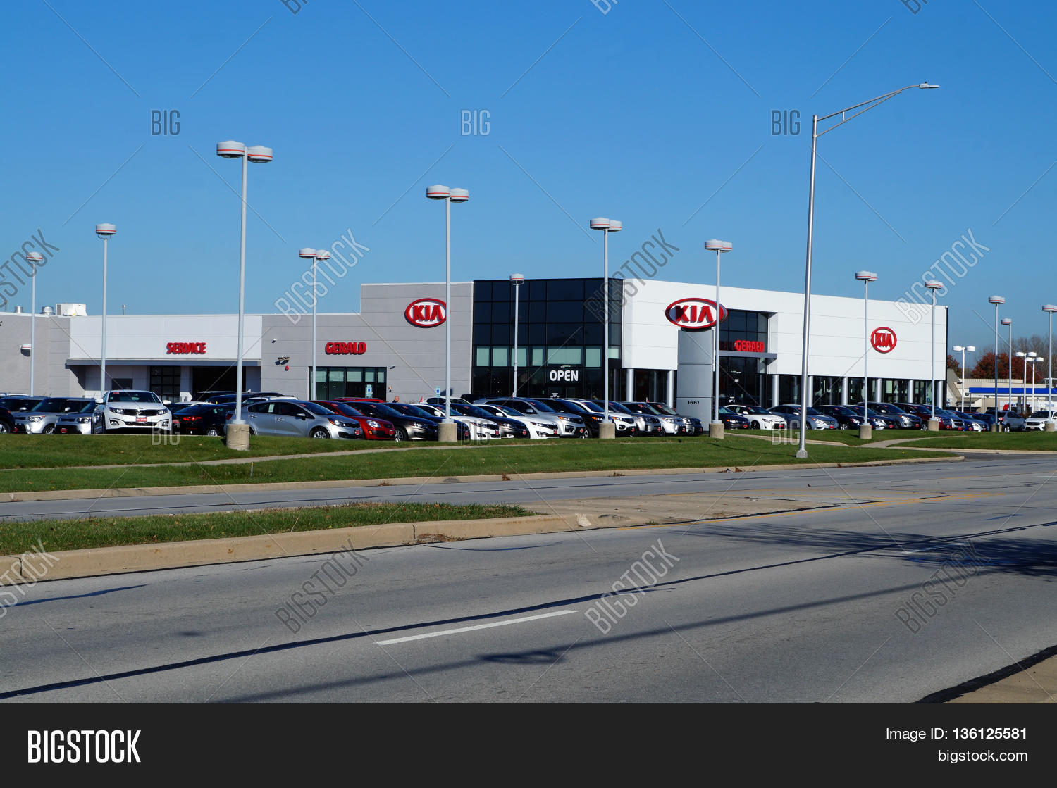 NAPERVILLE, ILLINOIS Image & Photo (Free Trial) Bigstock