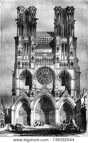 View of the Cathedral of Laon, vintage engraved illustration. Magasin Pittoresque 1836.