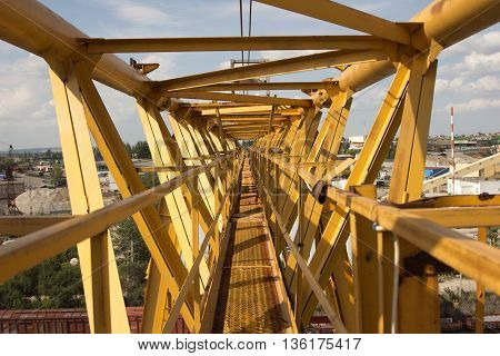 Railway assembly procces with cranes and chains