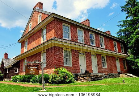 Dilwowrthtown Pennsylvania: The brick colonial-era Dilworthtown Inn has offered lodging and dining to patrons since 1758  *