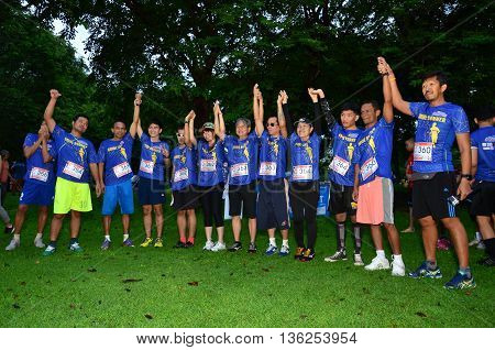 BANGKOK - JUNE 26 : Unidentified marathon runner at Run For The Blind # 2 Helping the blind to be able to run like normal person on June 26 2016 Bangkok Thailand.