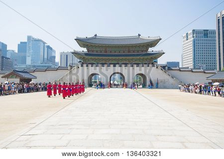SEOULSouth Korea - MAY 22: Changing of the Royal guard ceremony at the Gwanghwamun main Gate of Gyeongbokgung Palace. MAY 22 2016 in Seoul South Korea