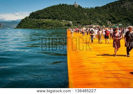 Floating Piers Walkway Edge Horizontal