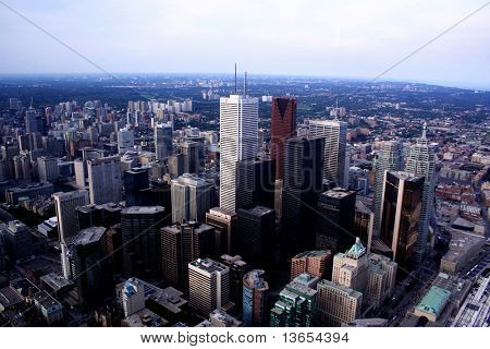 SKYLINE DE LA CIUDAD DE TORONTO CON LA CURVA DE LA TIERRA Y DÍGALE A EDIFICIOS Y RASCACIELOS