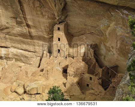 Mesa Verde Pueblan cliff dwellings are a well preserved historical gem