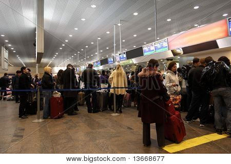 Moskova - 29 Aralık: Sırayla kayıt masasına havaalanında Sheremetyevo, 29 Aralık 2009