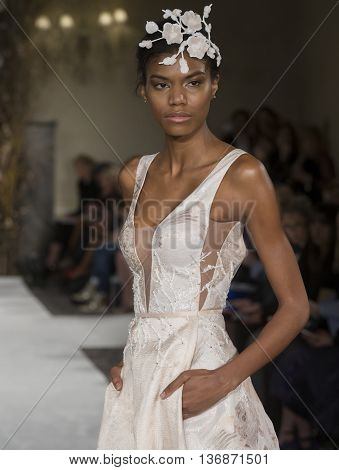 Mira Zwillinger - Bridal Spring/summer 2017 Runway Show