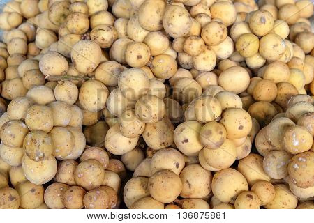 many longkong that are friut in asia at market