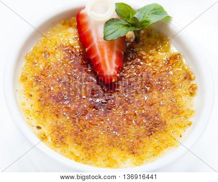 serving of cream brûlée Sweets Treat Vanilla