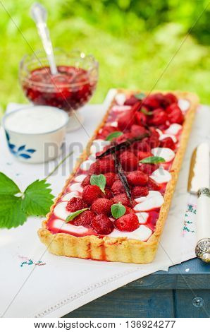 Orange Curd Tart With Vanilla Straberries