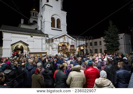 Belarus, The City Of Gomel, On April 8, 2018. Nicholas Monastery.a Crowd Of People At The Church