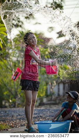 Bangkok Thailand - April14,2018 : Unidentified Thai Girl Playing Songkarn With Splashing Water And H