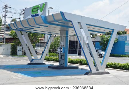 Samut Sakorn Thailand April 14, 2018 :  Electric Vehicle Charger In Ptt Thailand Public Company Limi