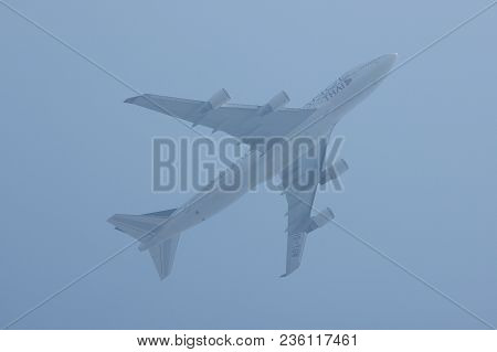 Hs-tgw Boeing 747-400 Of Thaiairway.