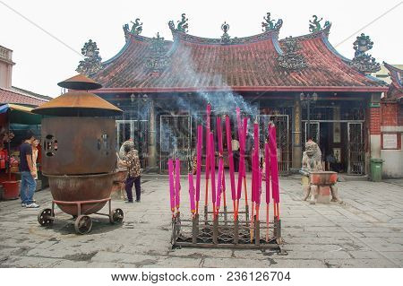 George Town, Malaysia - November 18 : Giant Incense At Kuan Yin Teng (goddess Of Mercy) Temple In Ge