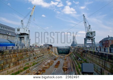Grúas y vacío Warf