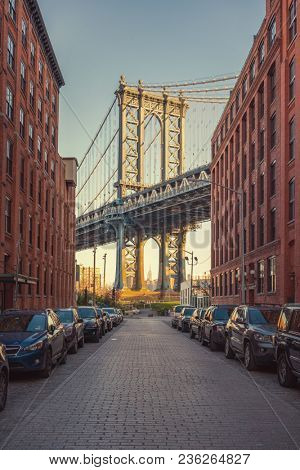 View on Manhattan bridge from washington street in Brooklyn
