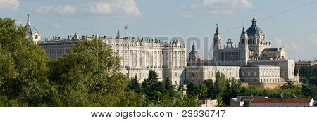 Almudena a královský palác