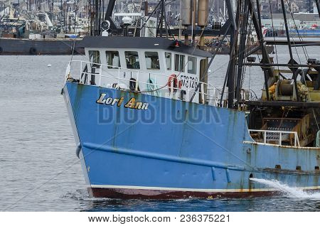New Bedford, Massachusetts, Usa - April 8, 2018: Clammer Lori Ann On Its Way Out Of New Bedford