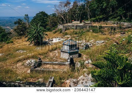 Ta Cu, Phan Thiet, Vietnam - March 7, 2017: Landmarks In Linh Son Truong Tho Pagoda On The Mountain 