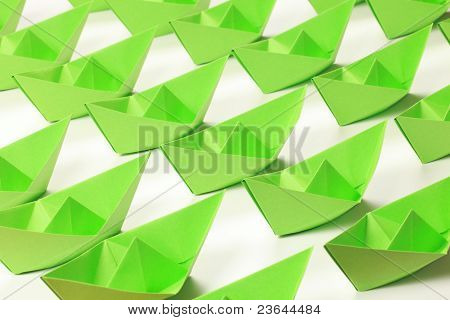 Bateaux en papier vert