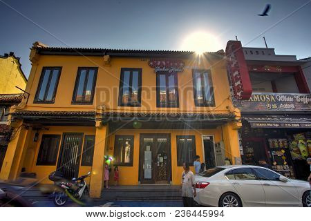 Malacca, Malaysia - July 22 , 2017: Jonker Street Is The Centre Street Of Chinatown In Malacca