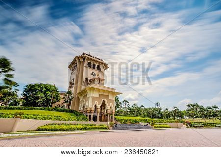 Johor Bahru, Malaysia - August 3Rd , 2017 :kota Iskandar Main Building. Kota Iskandar Is An Administ