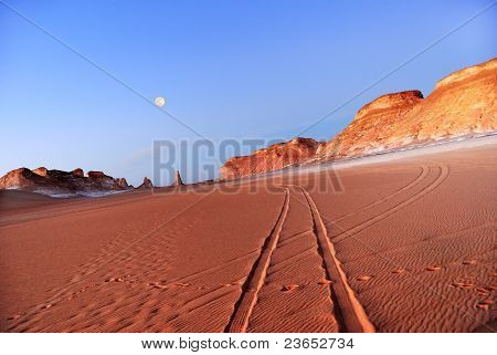 Sahara, silnice v poušti