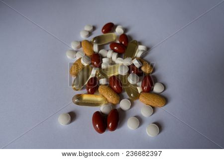 Vitamin K2, Lutein, Fish Oil, Multivitamins Pills