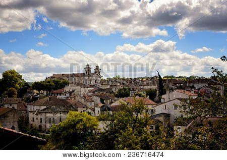 Nerac, ancient French town lying on both sides of the Baise River, tourist destination